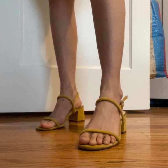 Yellow block heel sandals - Picture 3 of 5